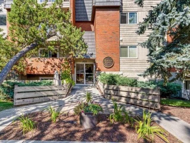 Condo for sale in Crescent Heights, Calgary