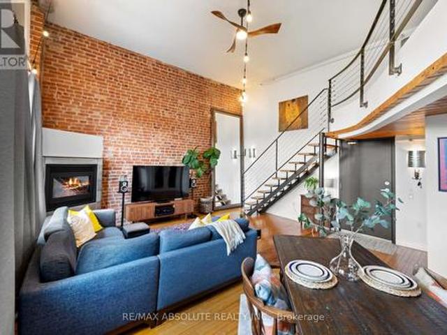 Condo for sale in Rideau-Vanier, Ottawa