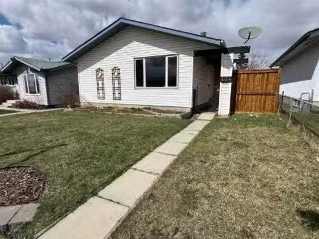 House for sale in Airdrie, Alberta