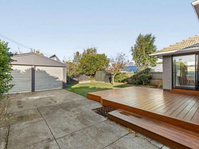 House for rent in Chaslands, Canterbury