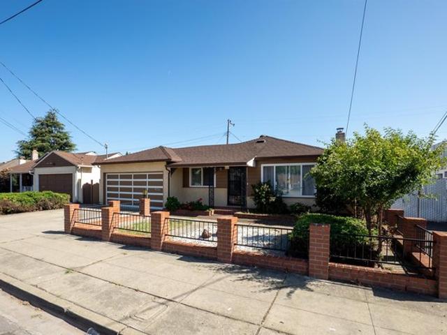 House for sale in San Leandro, California
