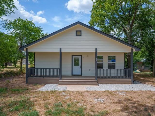 House for sale in Bowie, Texas
