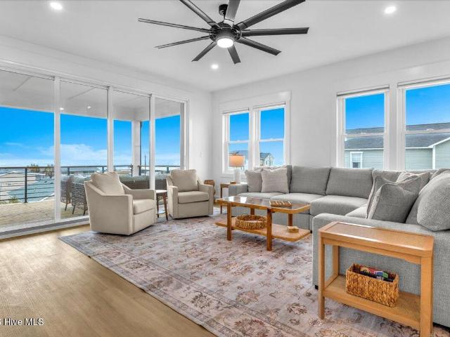 Townhouse for sale in Carolina Beach, North Carolina