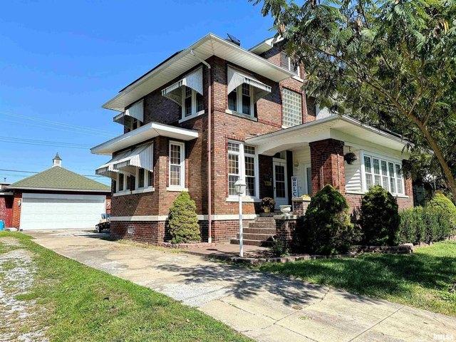 Townhouse for sale in Johnston City, Illinois