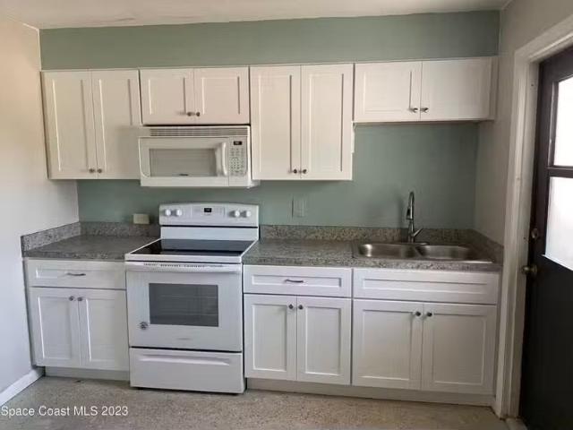 Condo for rent in Melbourne