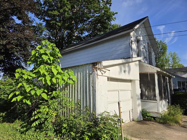 House for sale in Dowagiac, Michigan