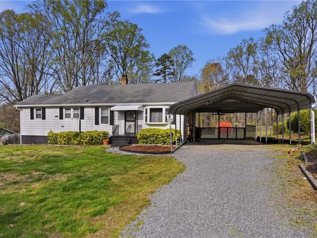 House for sale in Pfafftown, North Carolina