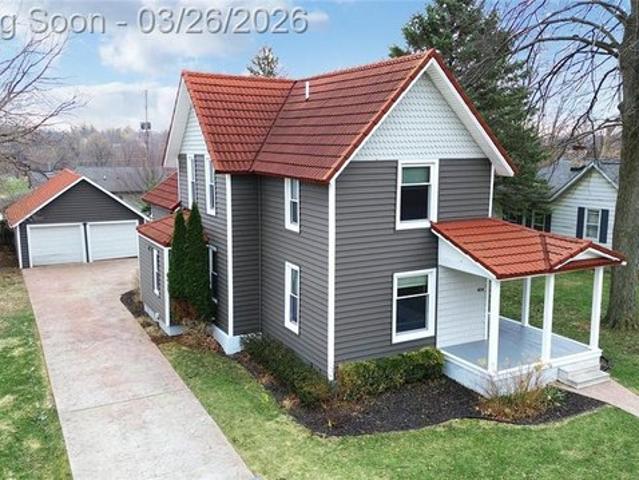 House for sale in Fenton, Michigan