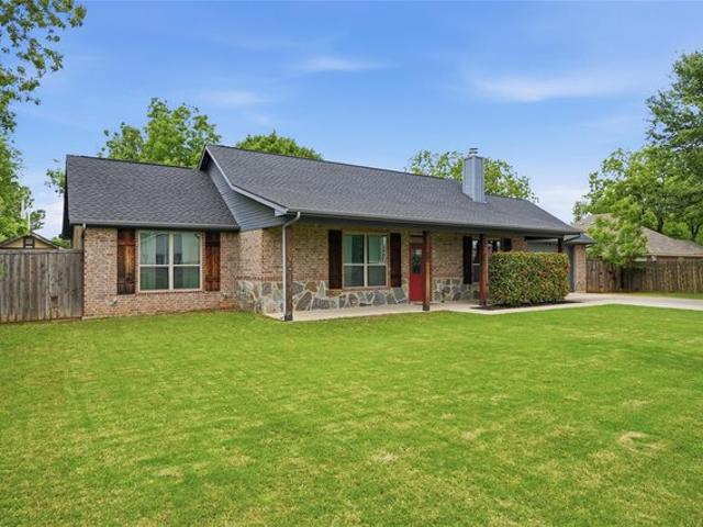 House for sale in Tioga, Texas
