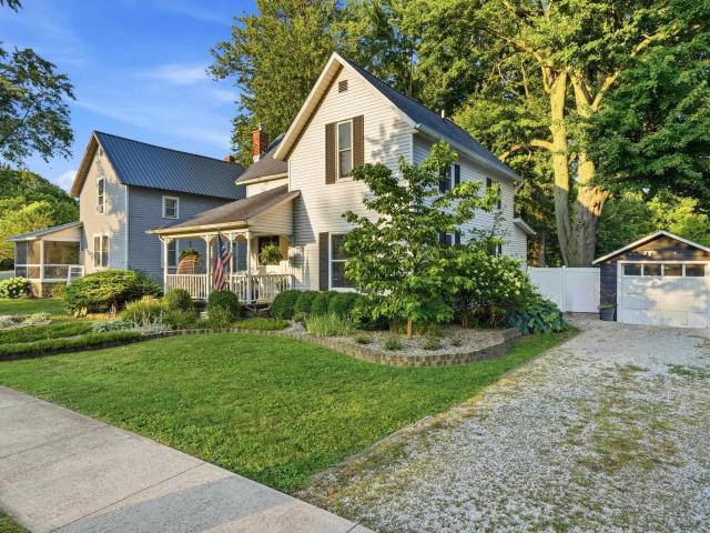 House for sale in Syracuse, Indiana