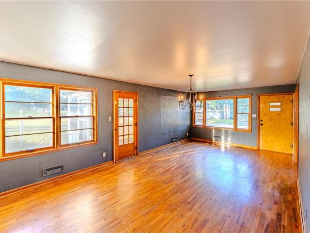 House for sale in Yates Center, Woodson County