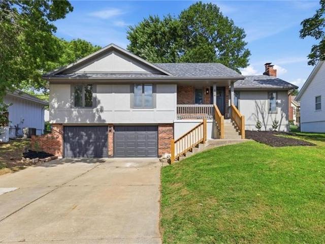 House for sale in Blue Springs, Missouri