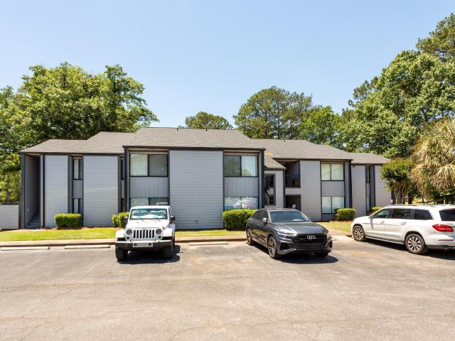 Condo for sale in Riverside, Alabama