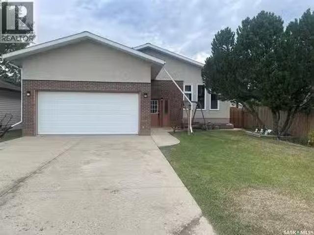 House for sale in Maple Creek, Saskatchewan