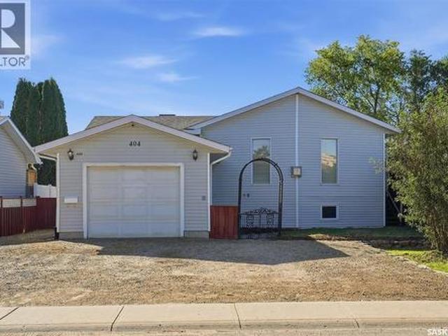 House for sale in Warman