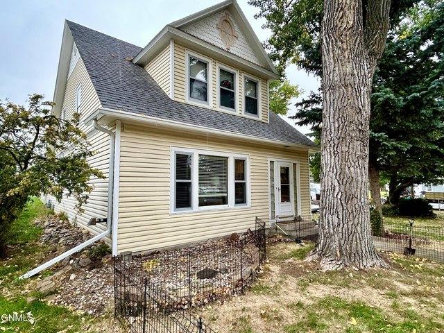 House for sale in Turtle Lake, McLean County