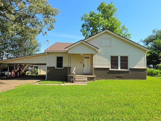House for sale in Henderson, Texas
