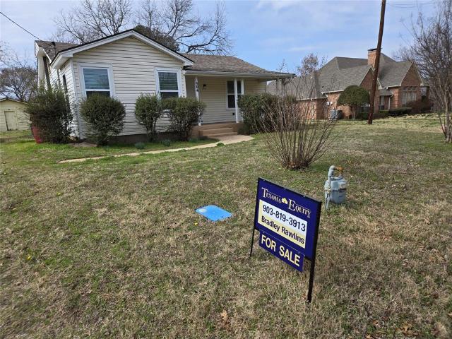 House for sale in Bells, Texas