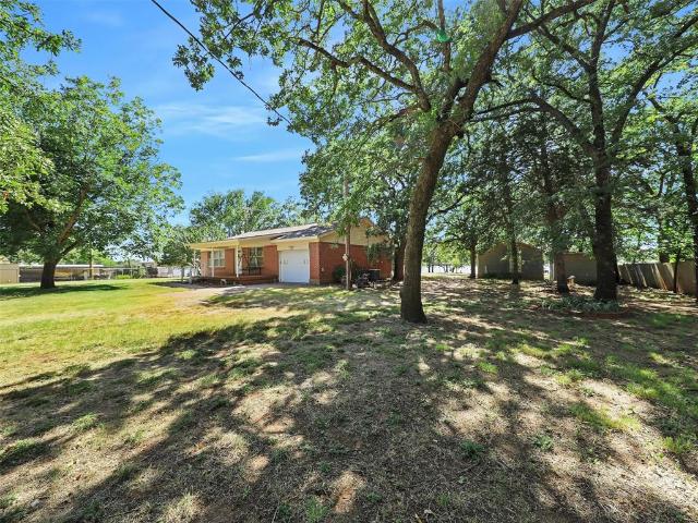 House for sale in Bowie, Texas