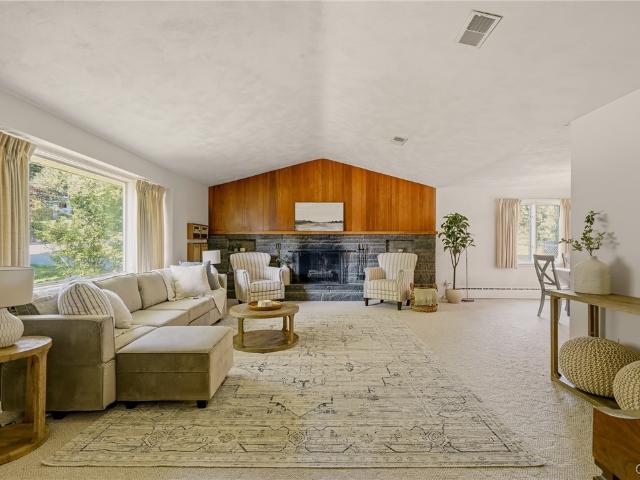 House for sale in Jamesville, New York