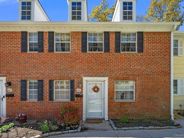 Condo for sale in Bohemia, New York
