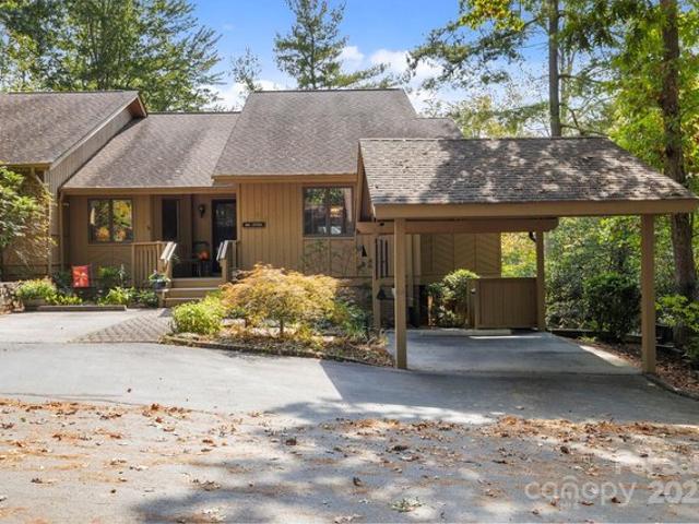 Condo for sale in Hendersonville, North Carolina