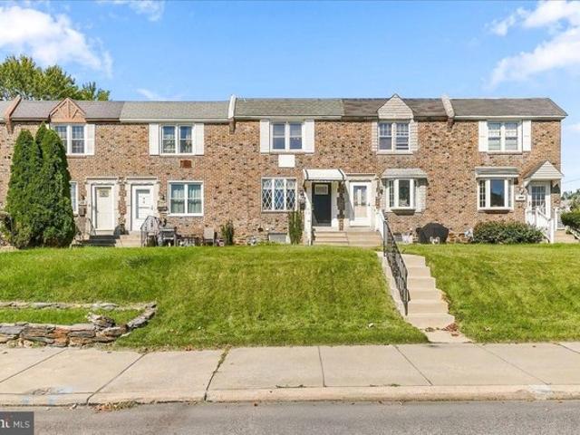 Townhouse for sale in Glenolden, Delaware County