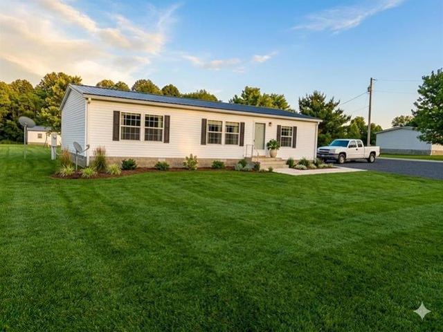 House for sale in Bee Spring, Kentucky