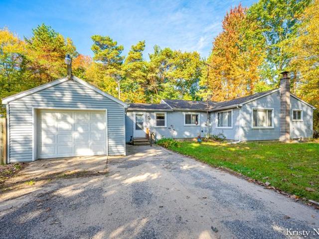 House for sale in Sidney, Sidney Township