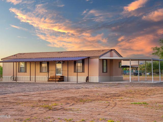 House for sale in Morristown, Arizona