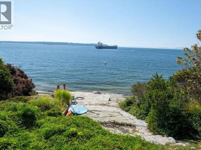 House for sale in West Vancouver, British Columbia