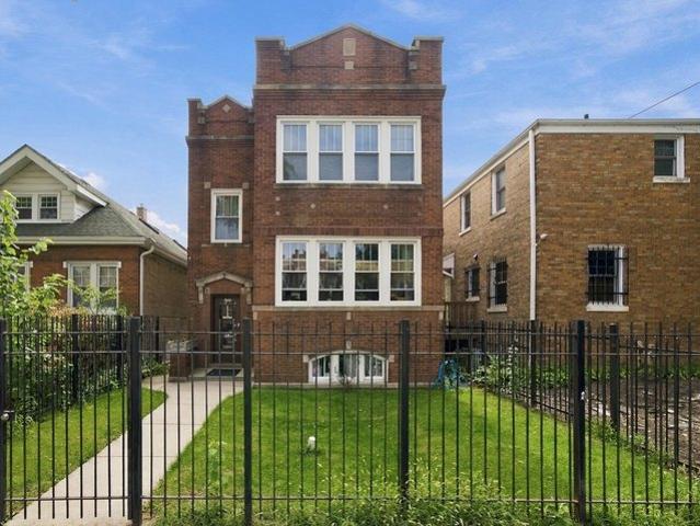 House for sale in Chicago, Cook County