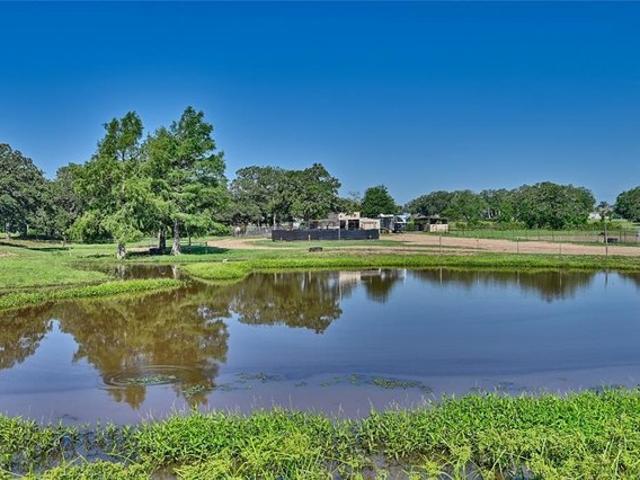 House for sale in Paige, Texas