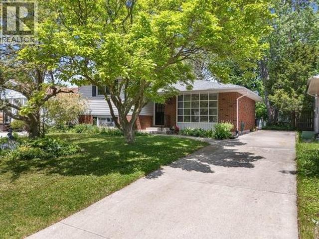 House for sale in Petrolia, Ontario