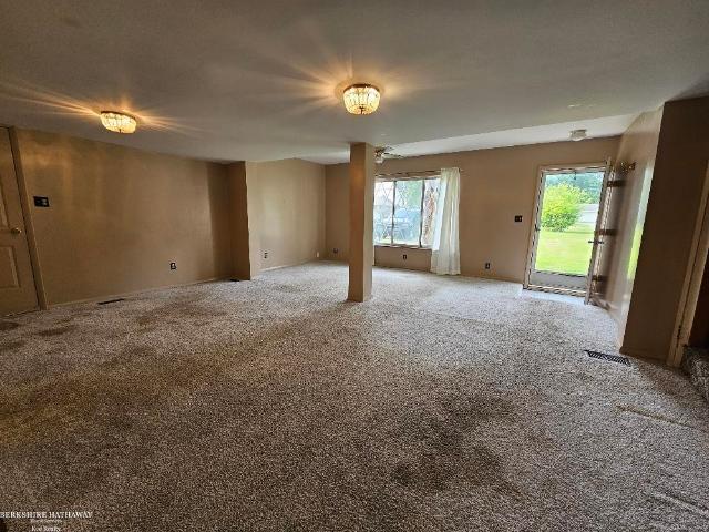 House for sale in Warren