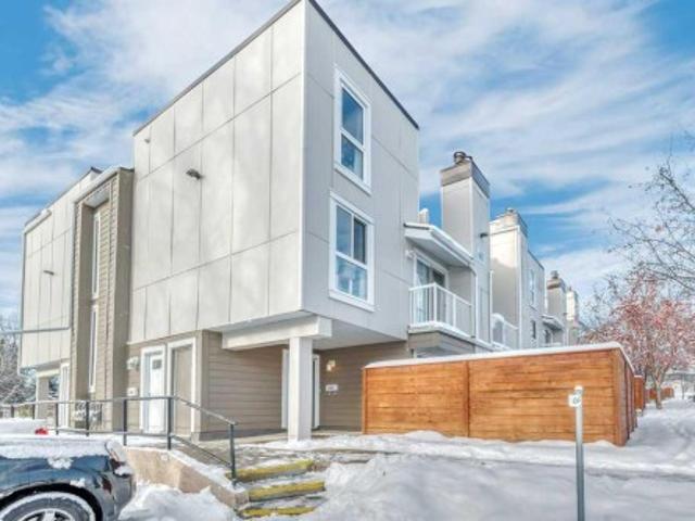 Townhouse for sale in Northwest, Alberta