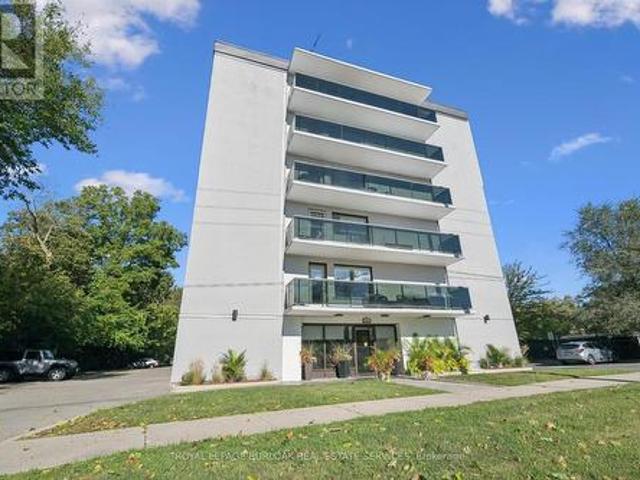 Condo for sale in Burlington, Golden Horseshoe