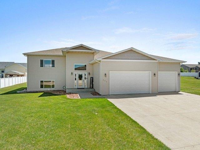 House for sale in Surrey, North Dakota