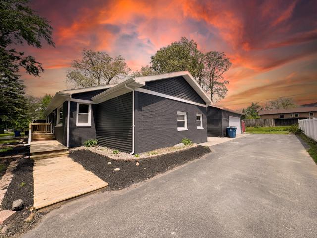 House for sale in Demotte, Indiana