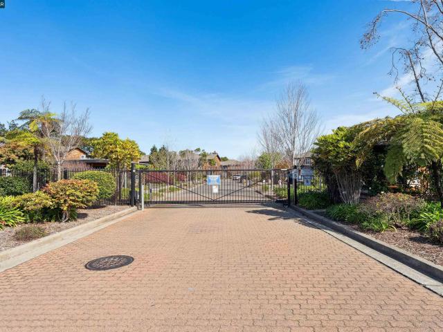 Condo for sale in Alameda, California