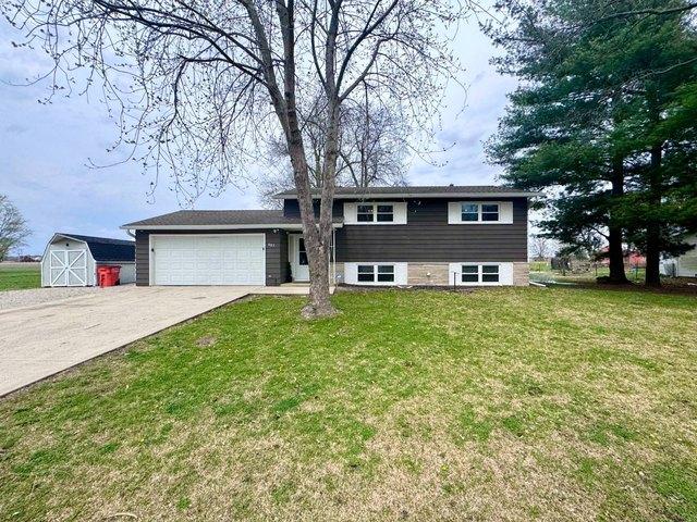 House for sale in Cowden, Illinois