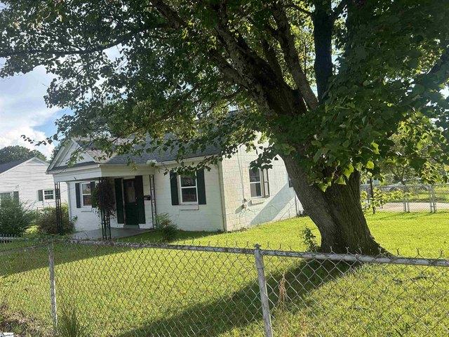 House for sale in Clinton, South Carolina