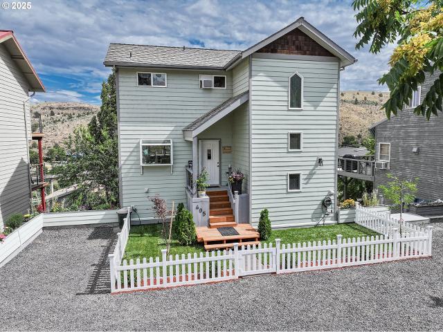 House for sale in Oregonia