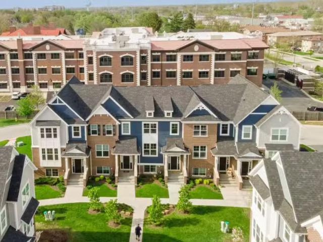 Condo for sale in Bedford Park