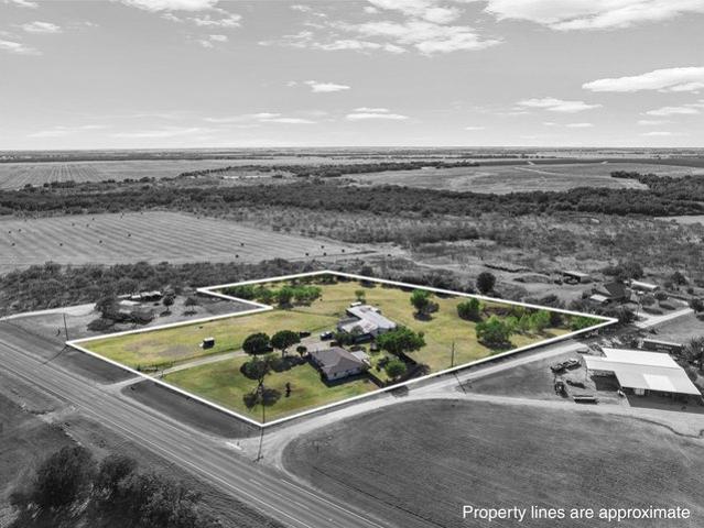 House for sale in Mount Calm, Texas