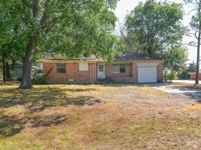 House for sale in Wolfe City, Hunt County