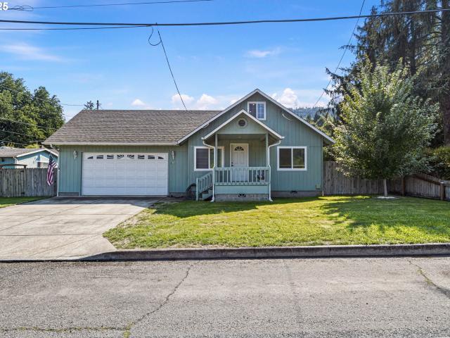 House for sale in Drain, Oregon