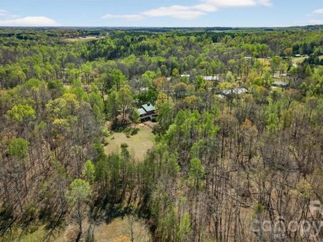 House for sale in Campobello, South Carolina