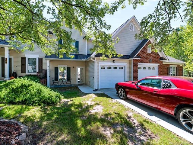 Townhouse for sale in Sanford, Lee County