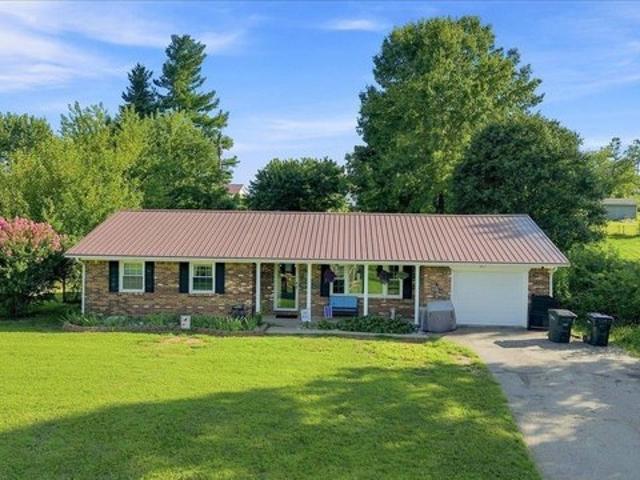 House for sale in Cecilia, Kentucky